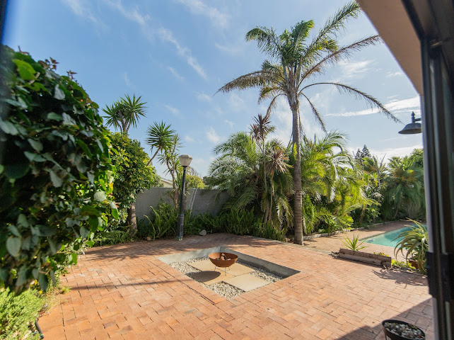 5 Bedroom Property for Sale in Summerstrand Eastern Cape